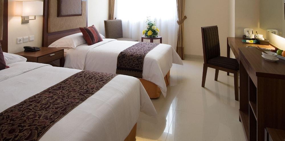Aston Manado Hotel Exterior photo