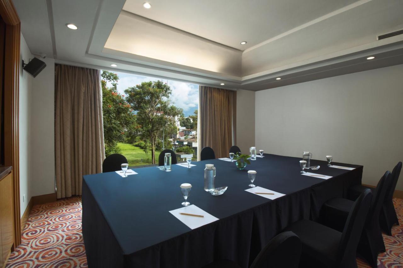 Aston Manado Hotel Exterior photo
