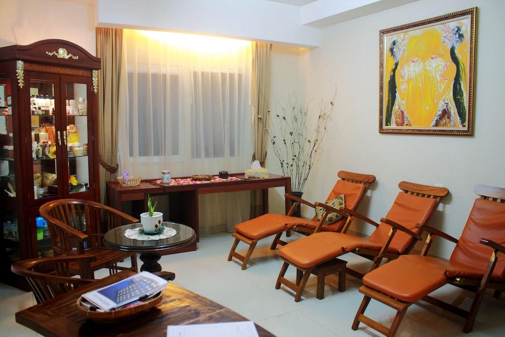 Aston Manado Hotel Exterior photo