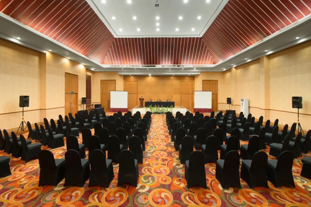 Aston Manado Hotel Exterior photo