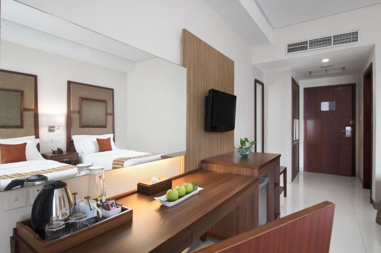 Aston Manado Hotel Exterior photo